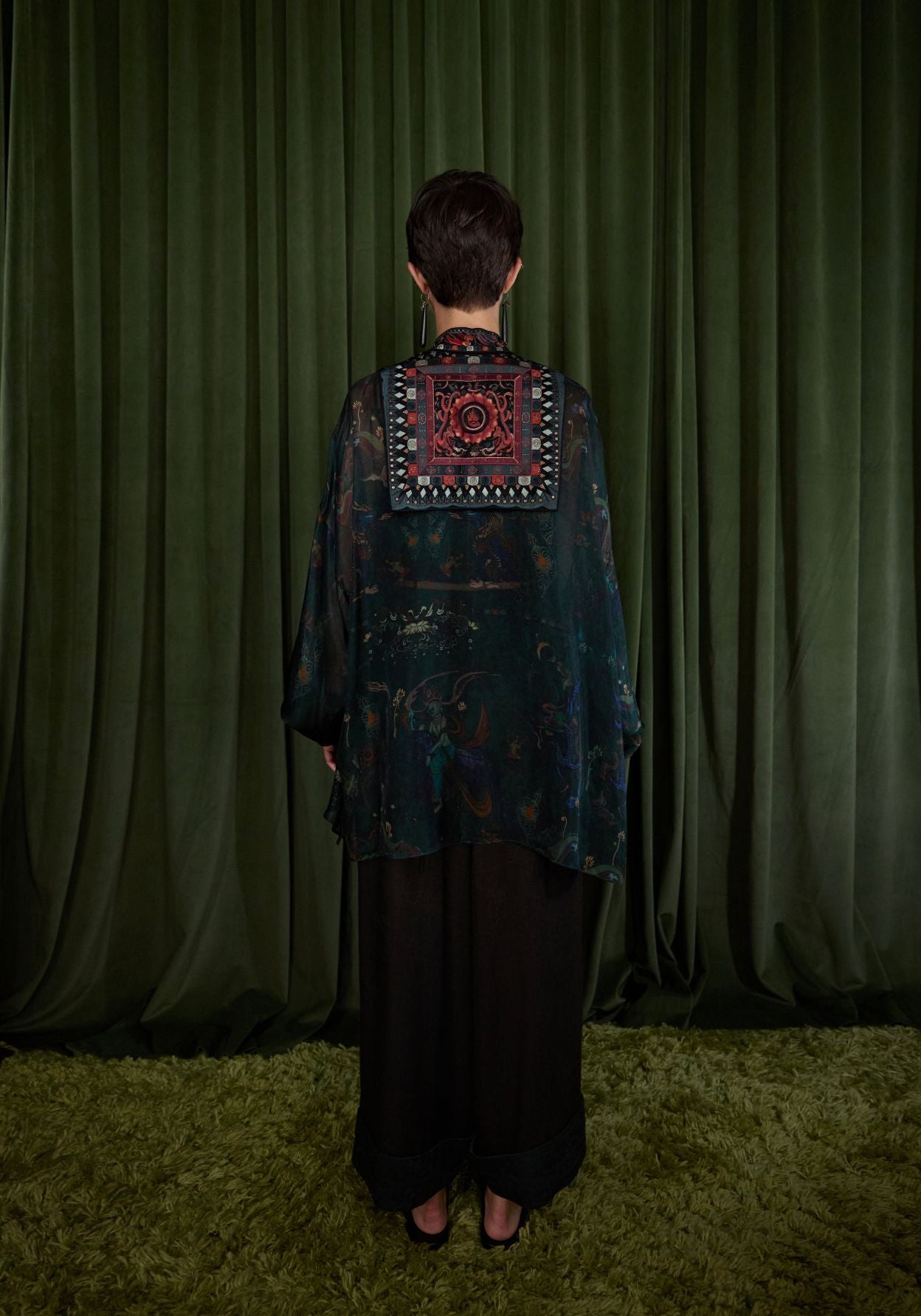 Green Silk Embroidery Collar Shirt