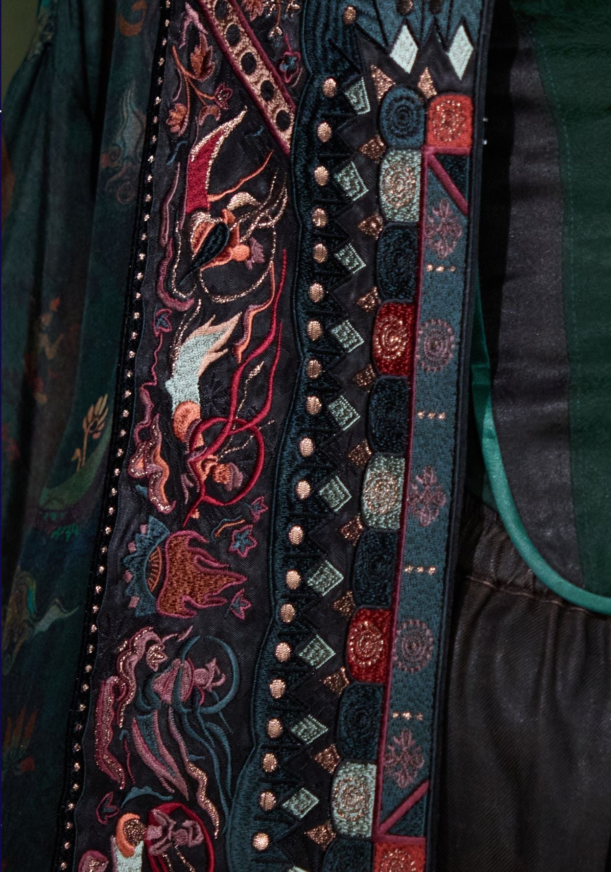 Green Silk Embroidery Collar Shirt