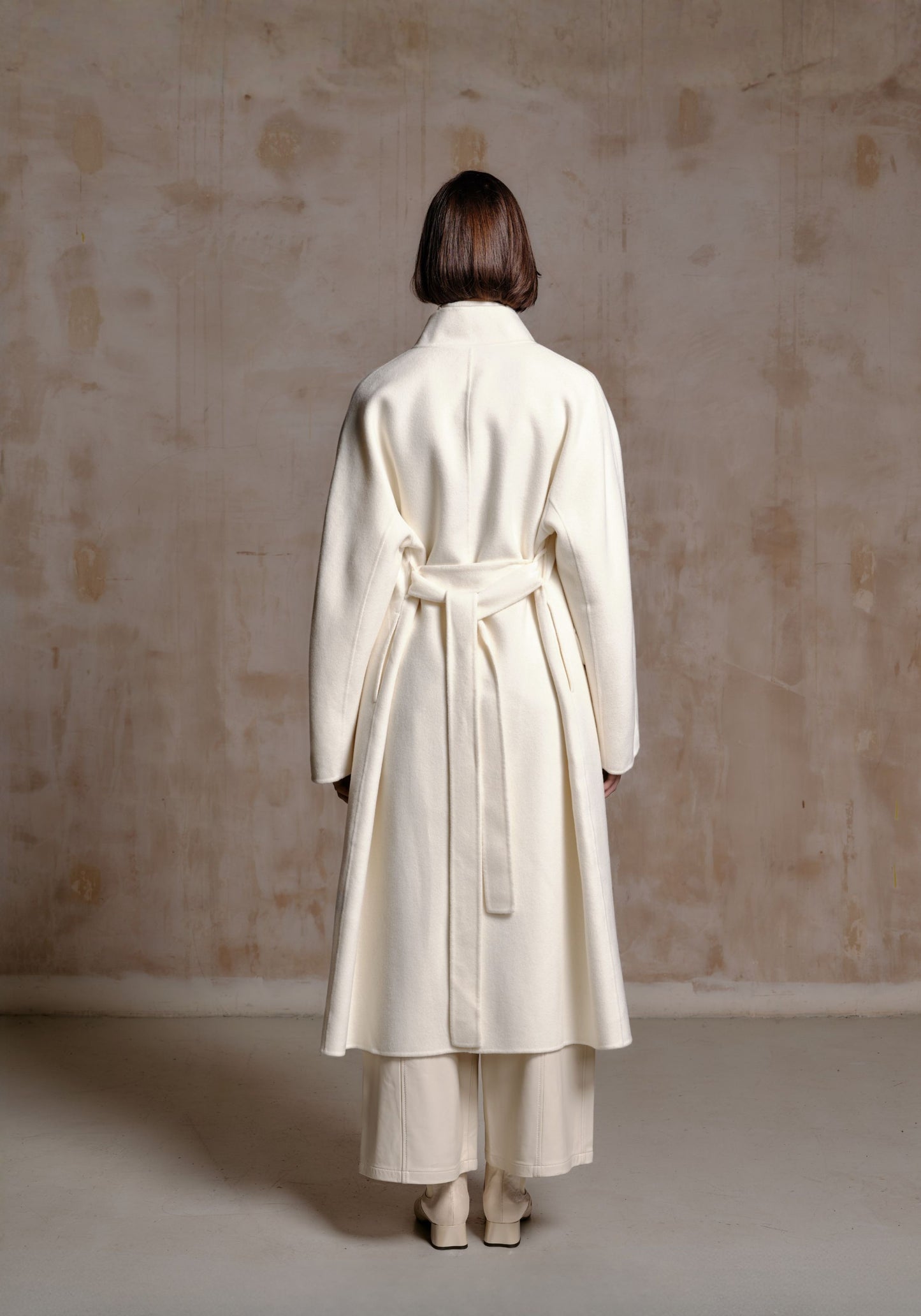 White Cashmere Coat with Chinese Button