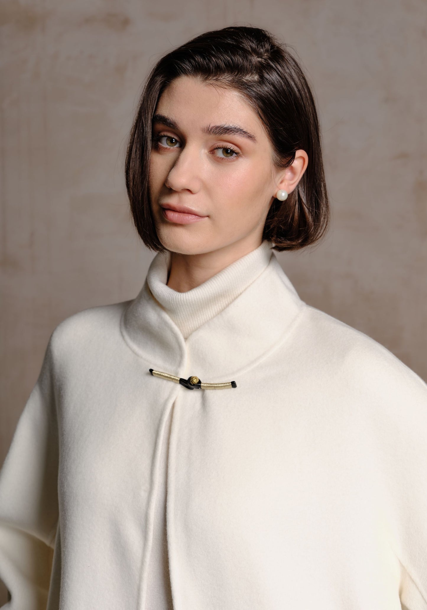 White Cashmere Coat with Chinese Button